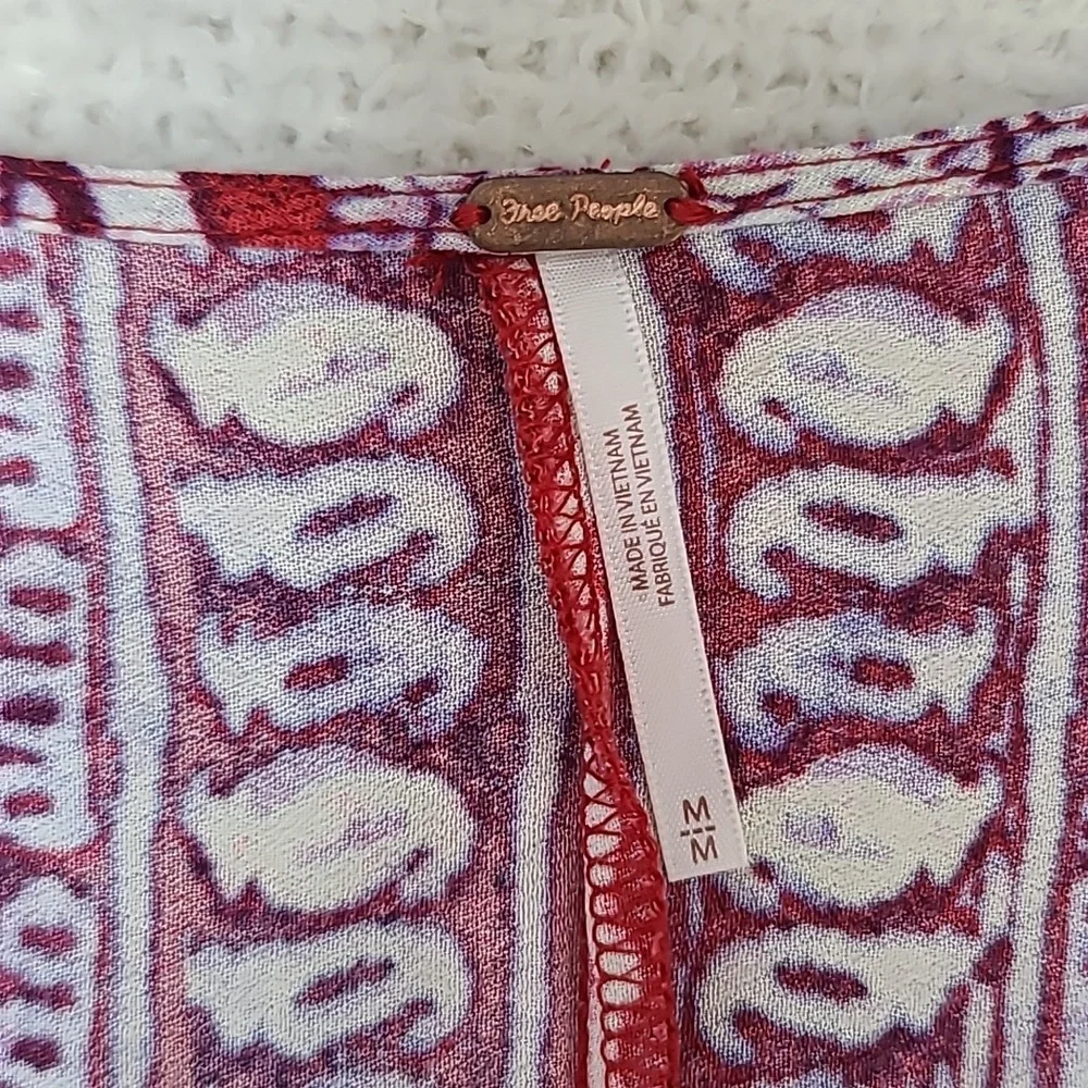 Free People Wild & Free Long Sleeve VNeck Cropped Paisley Print Blouse Red/White